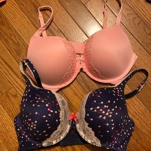 2 Victoria secret bras. Used great condition